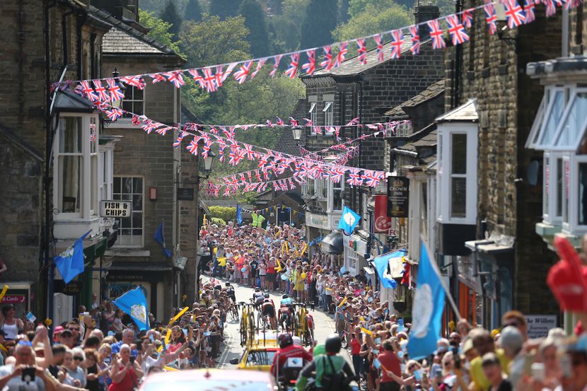 Image of Huge Crowds