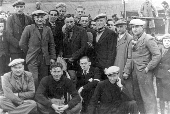 Schotte in the middle of a group from his supporters' club