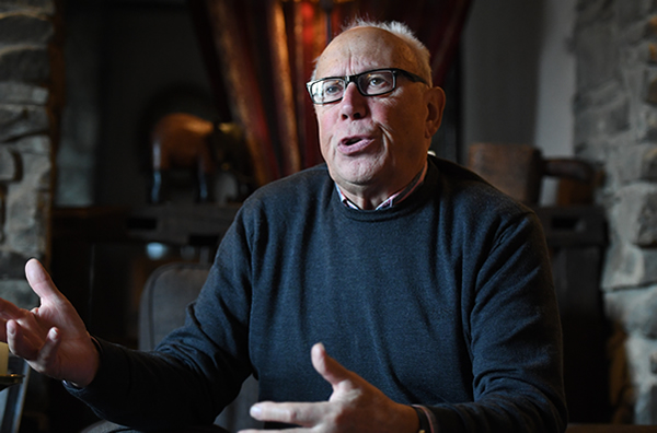 Image of Barry Hoban