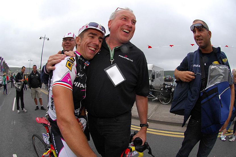 Phil Griffiths (right) with sponsored rider Russell Downing, who has just won the 2009 Tour of Ireland
