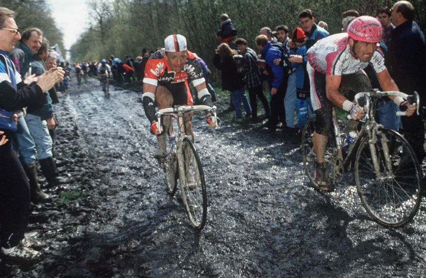 Image of cyclists on cobbles stones